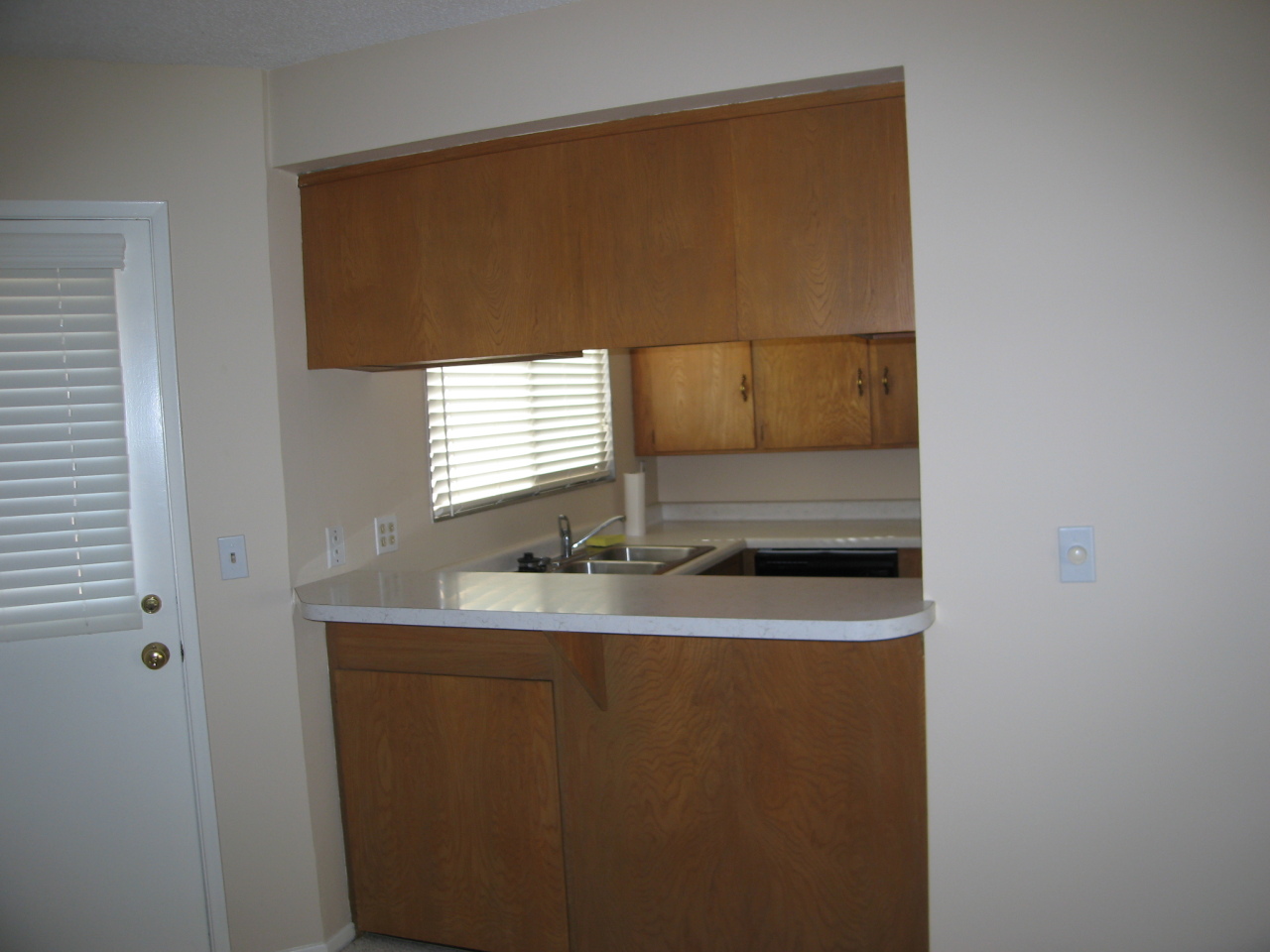 5788 Encina Road, Unit 2 Goleta, CA 93117 - Photo 4 of 10 Kitchen