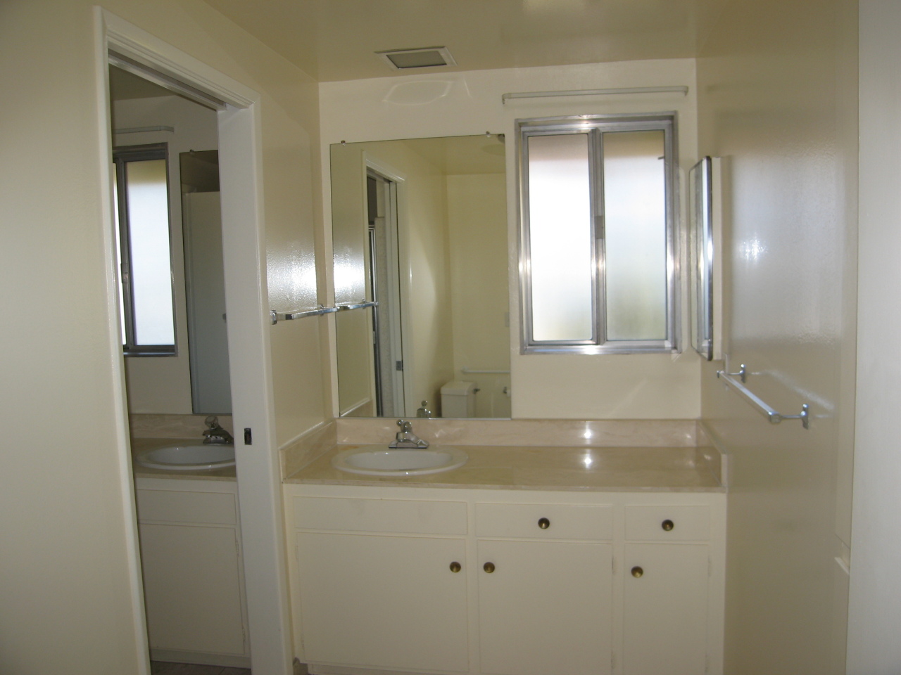 5788 Encina Road, Unit 2 Goleta, CA 93117 - Photo 8 of 10 Bath