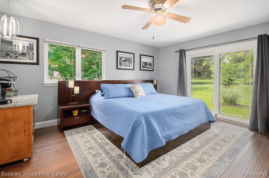 3933 Van Amberg Road Brighton, MI 48114 - Photo 7 of 31
