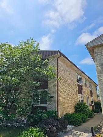 $575,000 | 5330 South 73rd Court, Summit, IL 60501