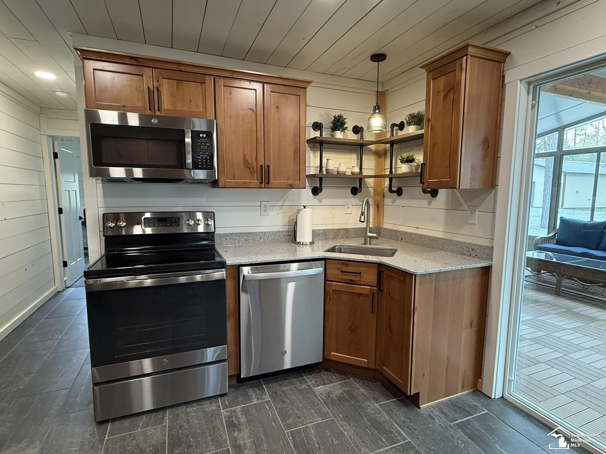 1391 West Hill Road Lewiston, MI 49756 - Photo 9 of 42