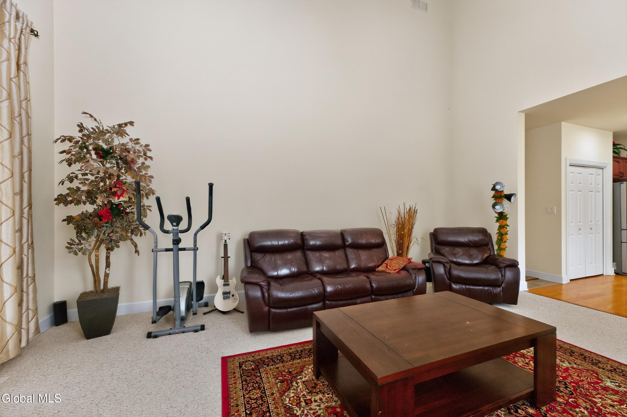 8 Peacham Road Colonie, NY 12189 - Photo 20 of 52 4 Familyroom 5