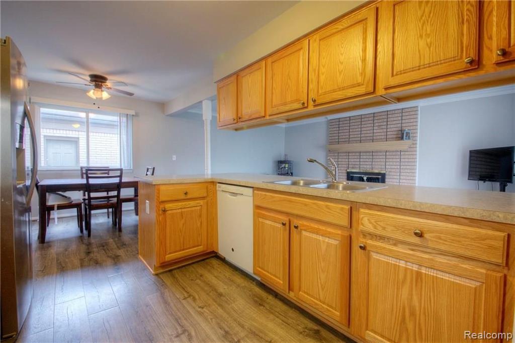 39823 Cheviot Road Canton, MI 48188 - Photo 13 of 34