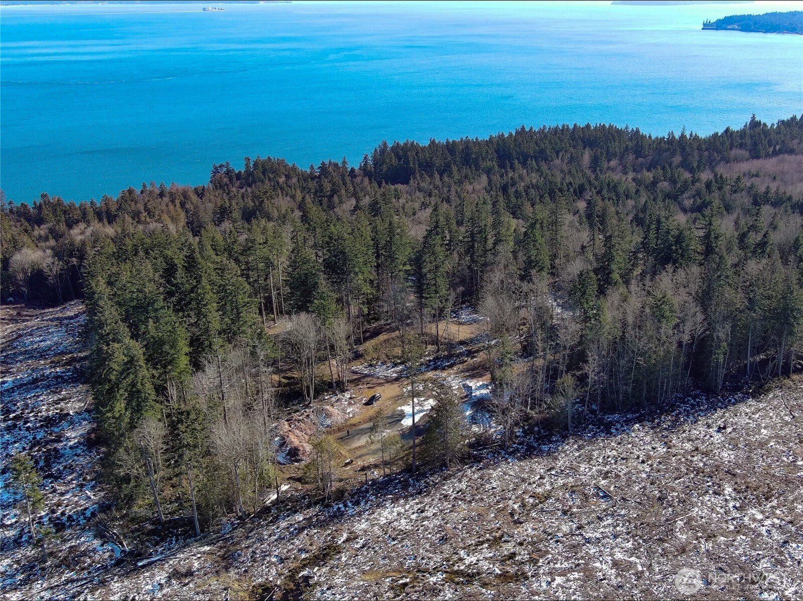 2998 Oak Bay Road Port Hadlock, WA 98339 - Photo 26 of 28 a view of a sky from a yard