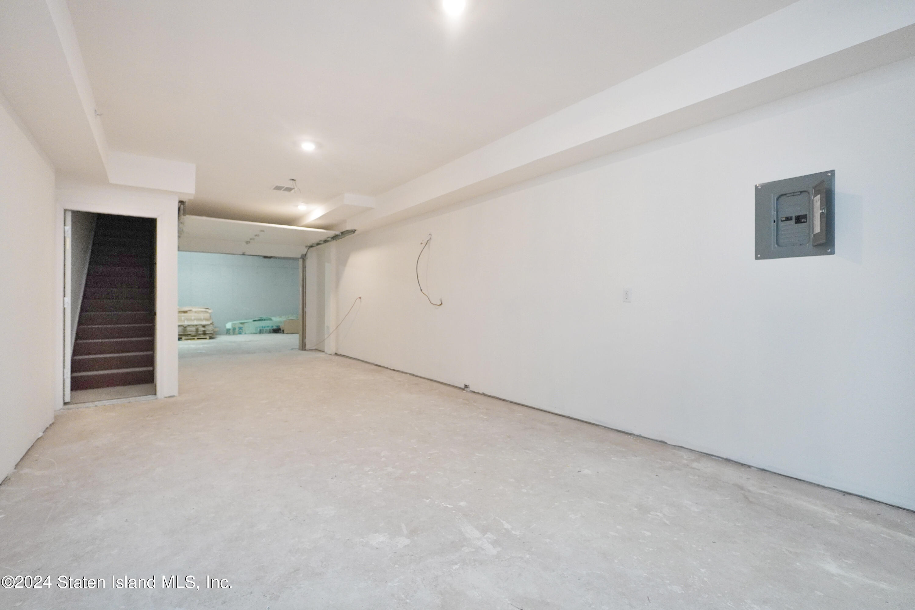 105 Fingerboard Road Staten Island, NY 10305 - Photo 15 of 44 (15)