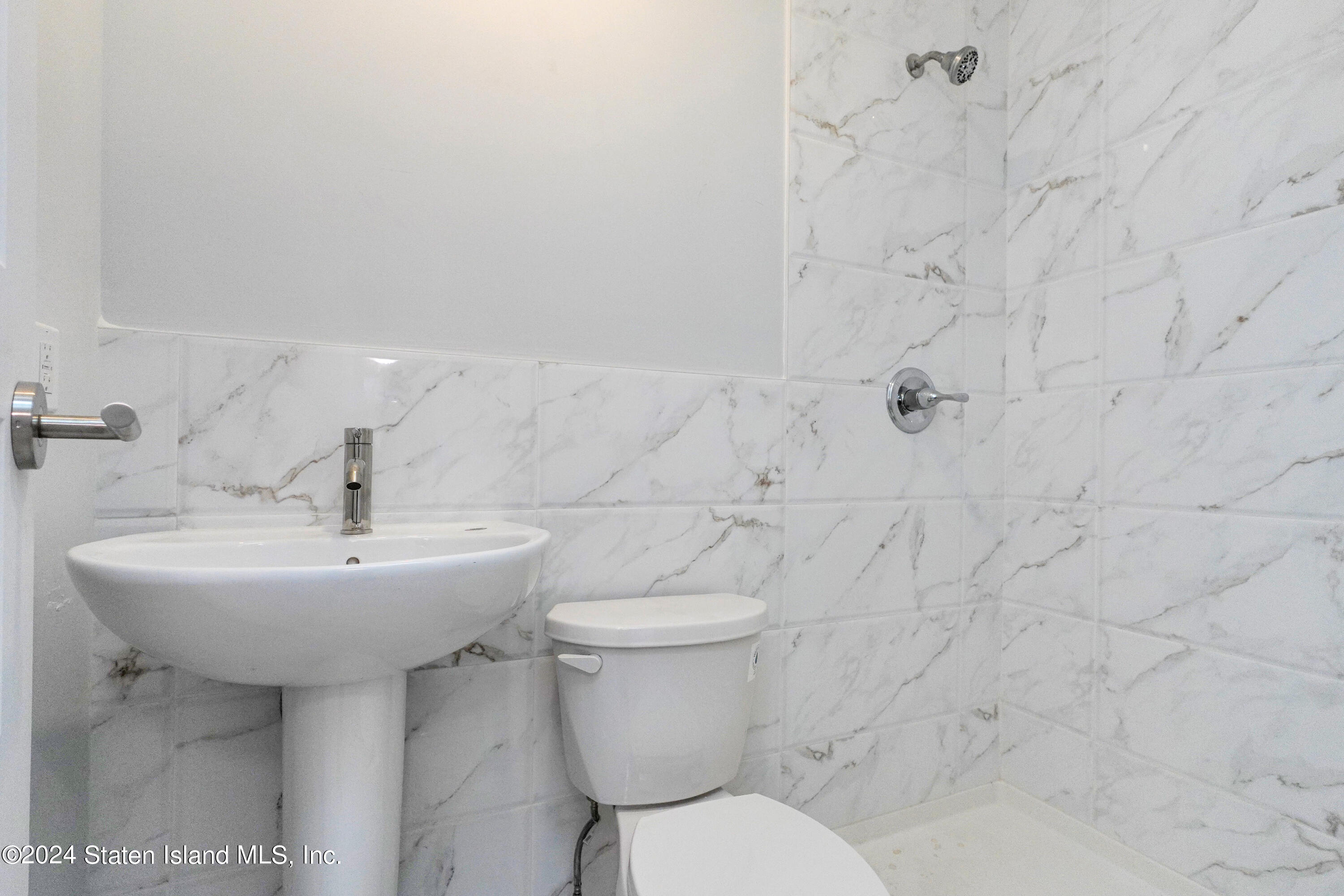 105 Fingerboard Road Staten Island, NY 10305 - Photo 25 of 44 (25)