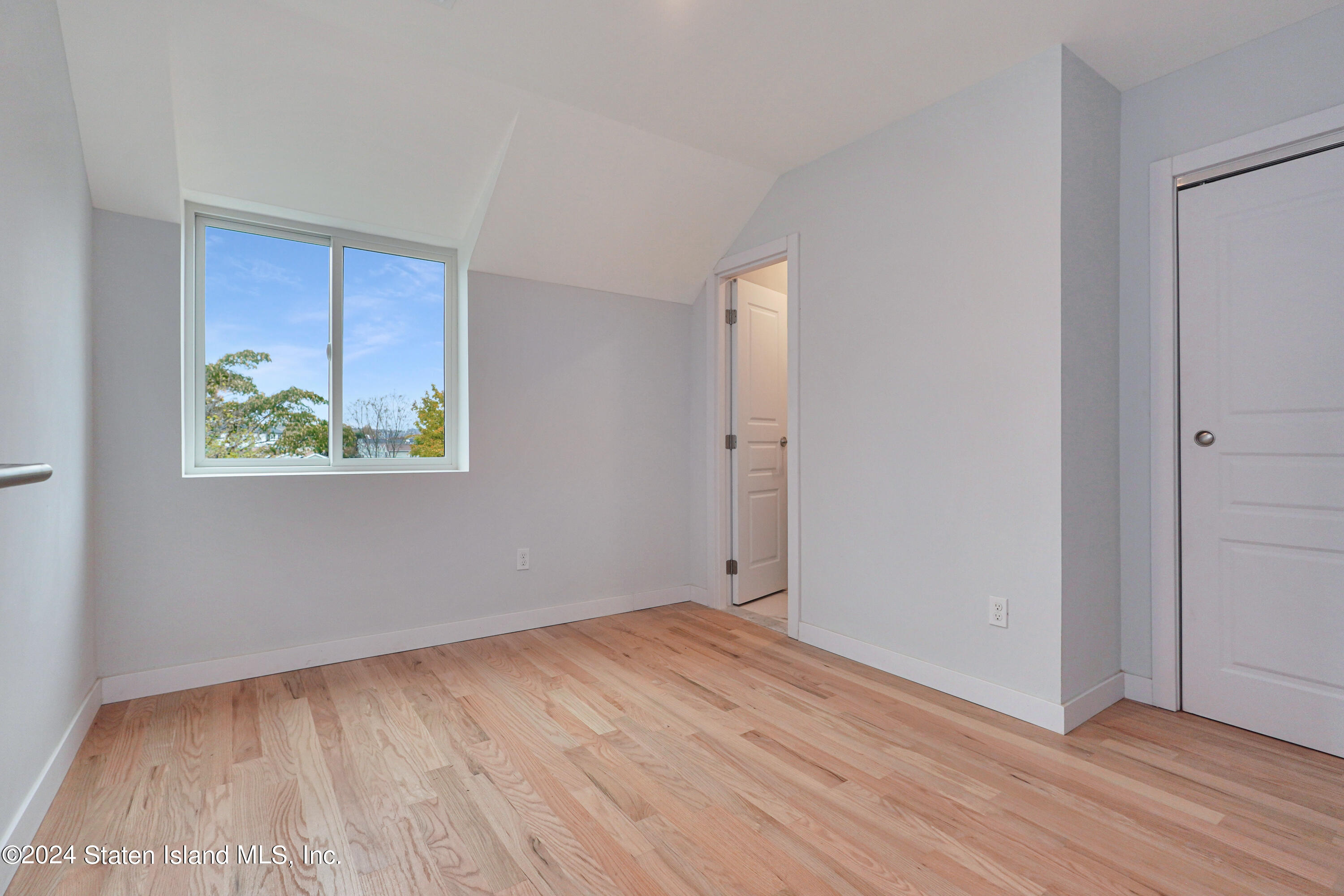 105 Fingerboard Road Staten Island, NY 10305 - Photo 28 of 44 (28)