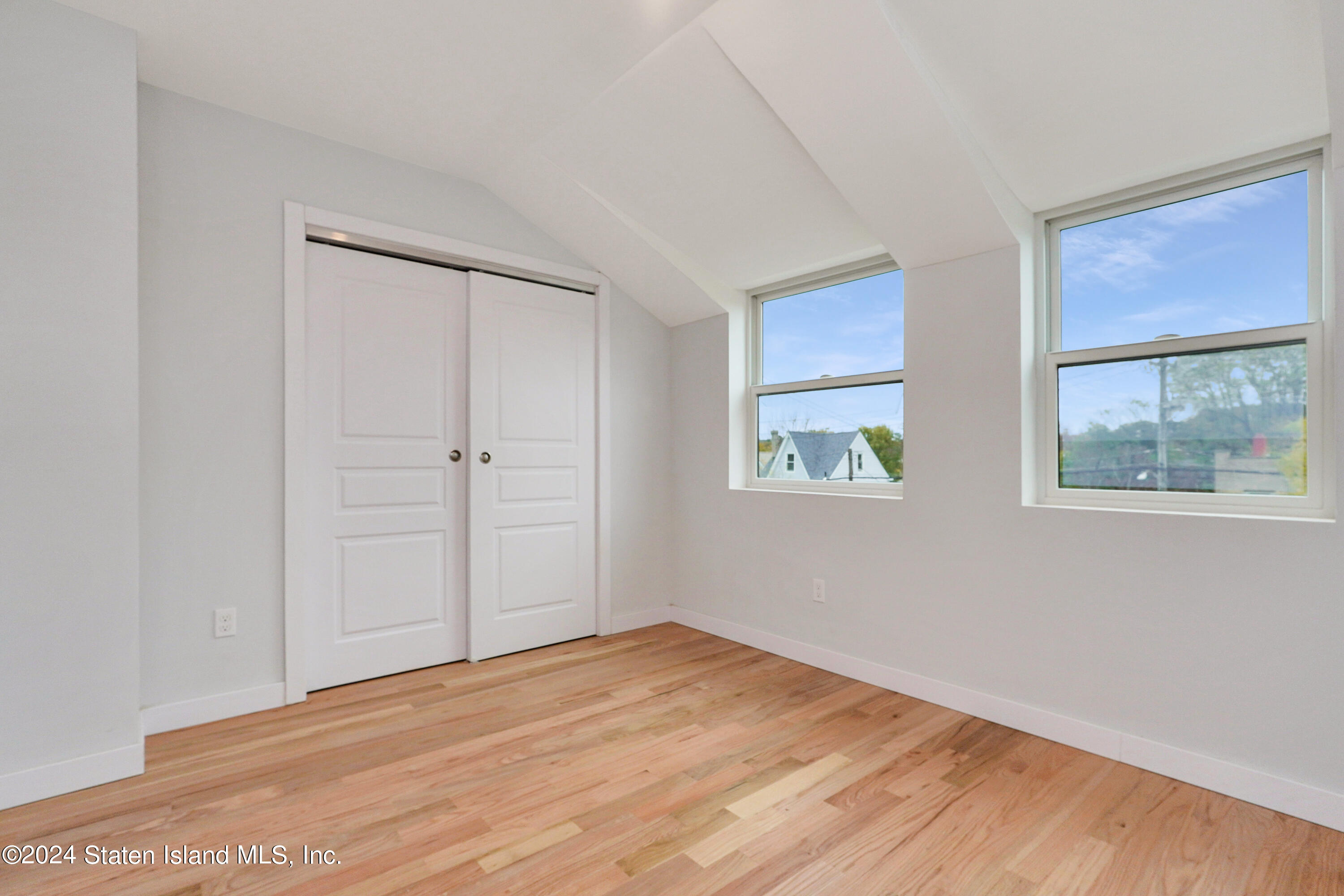 105 Fingerboard Road Staten Island, NY 10305 - Photo 30 of 44 (30)