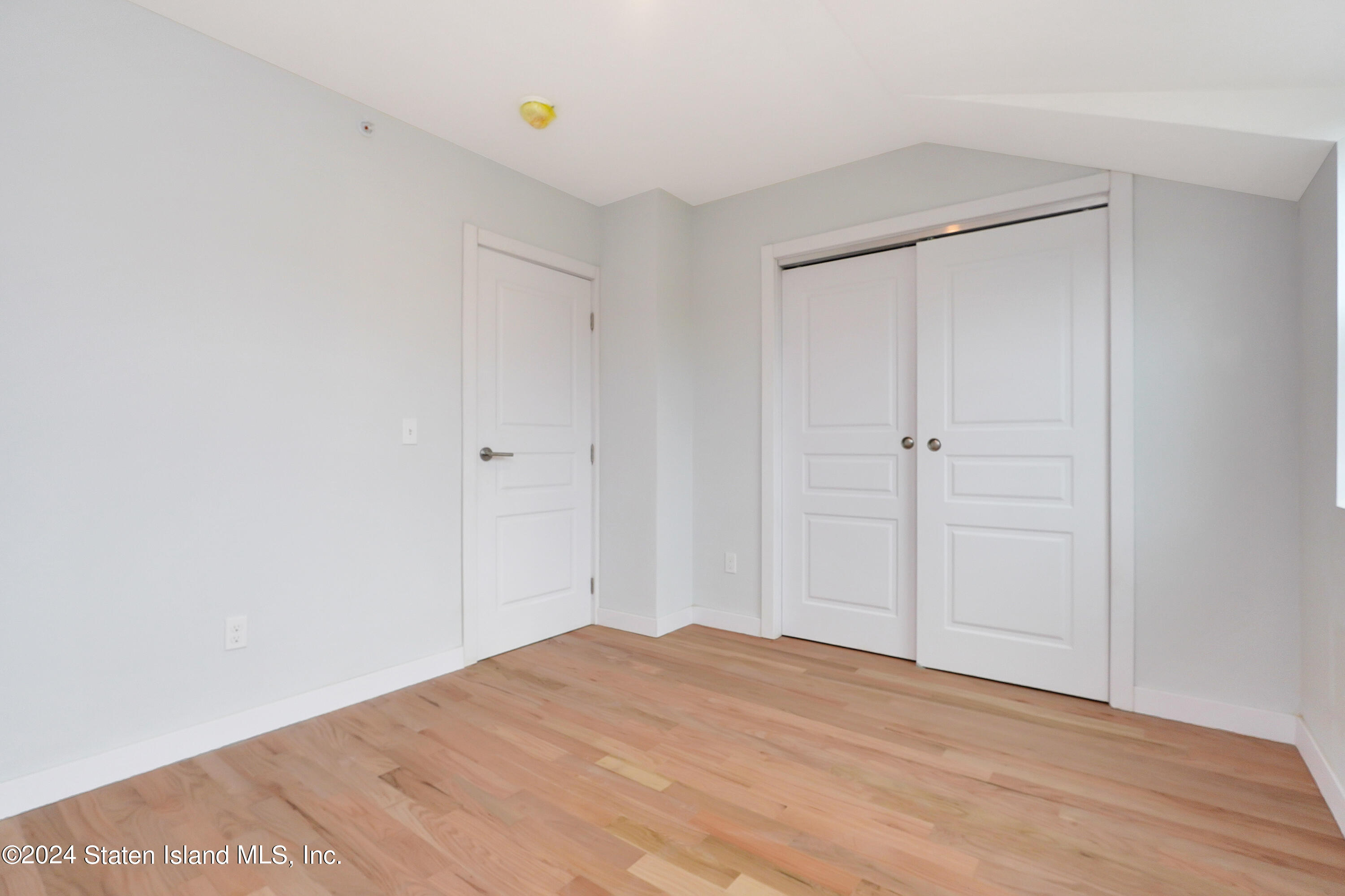 105 Fingerboard Road Staten Island, NY 10305 - Photo 31 of 44 (31)