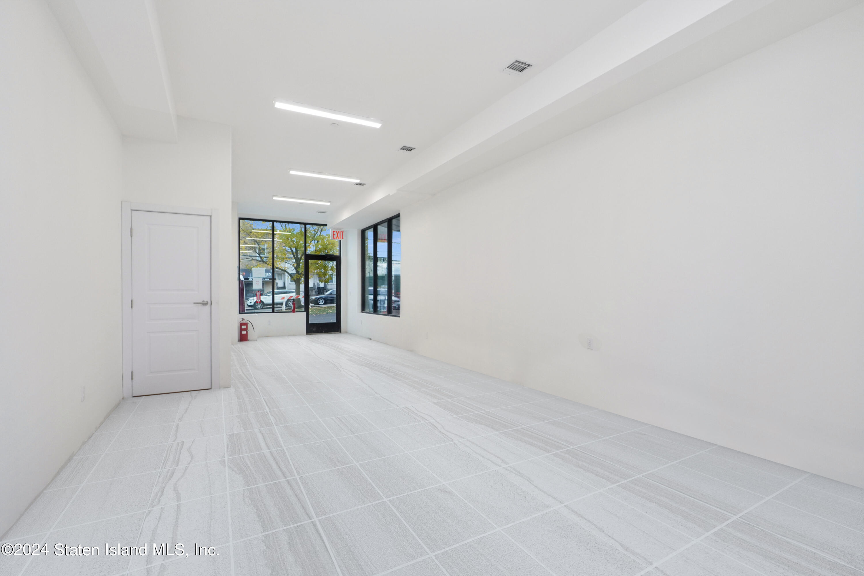 105 Fingerboard Road Staten Island, NY 10305 - Photo 10 of 44 (10)