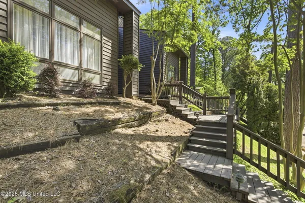 $339,999 | 1540 Lakeside Drive, Jackson, MS 39216