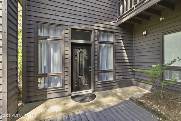 $339,999 | 1540 Lakeside Drive, Jackson, MS 39216