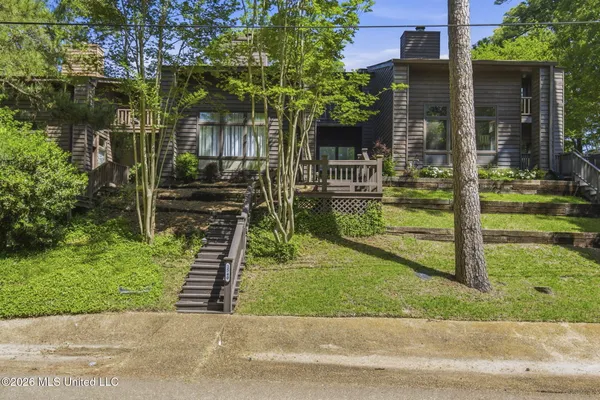 $339,999 | 1540 Lakeside Drive, Jackson, MS 39216