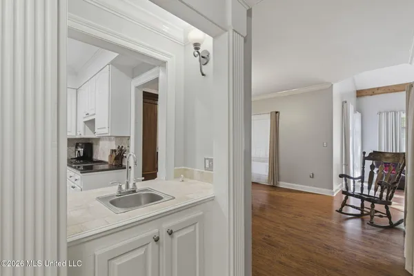 $339,999 | 1540 Lakeside Drive, Jackson, MS 39216