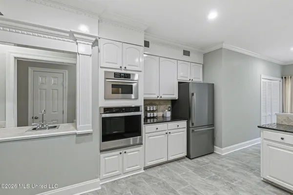 $339,999 | 1540 Lakeside Drive, Jackson, MS 39216