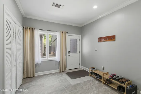 $339,999 | 1540 Lakeside Drive, Jackson, MS 39216