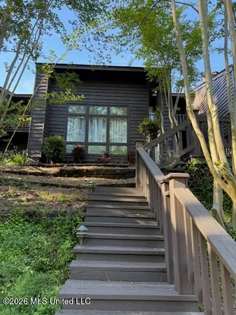 $339,999 | 1540 Lakeside Drive, Jackson, MS 39216