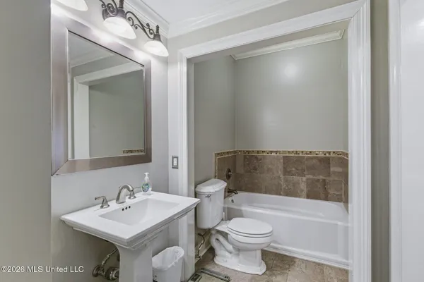 $339,999 | 1540 Lakeside Drive, Jackson, MS 39216