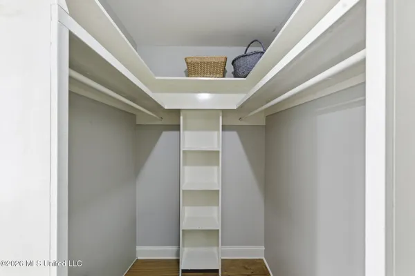 $339,999 | 1540 Lakeside Drive, Jackson, MS 39216