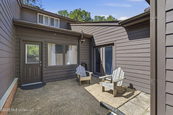 $339,999 | 1540 Lakeside Drive, Jackson, MS 39216