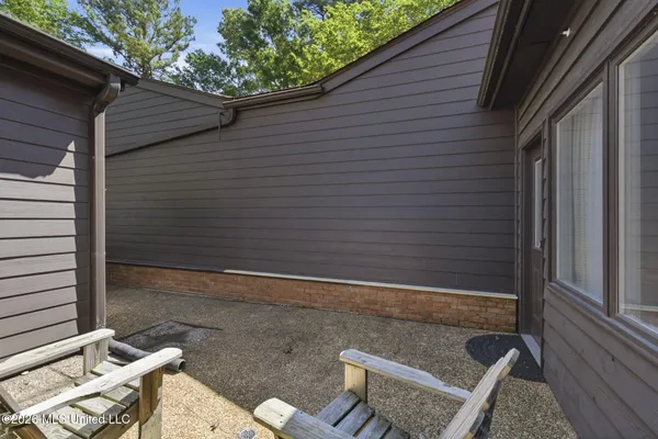 $339,999 | 1540 Lakeside Drive, Jackson, MS 39216