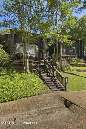 $339,999 | 1540 Lakeside Drive, Jackson, MS 39216