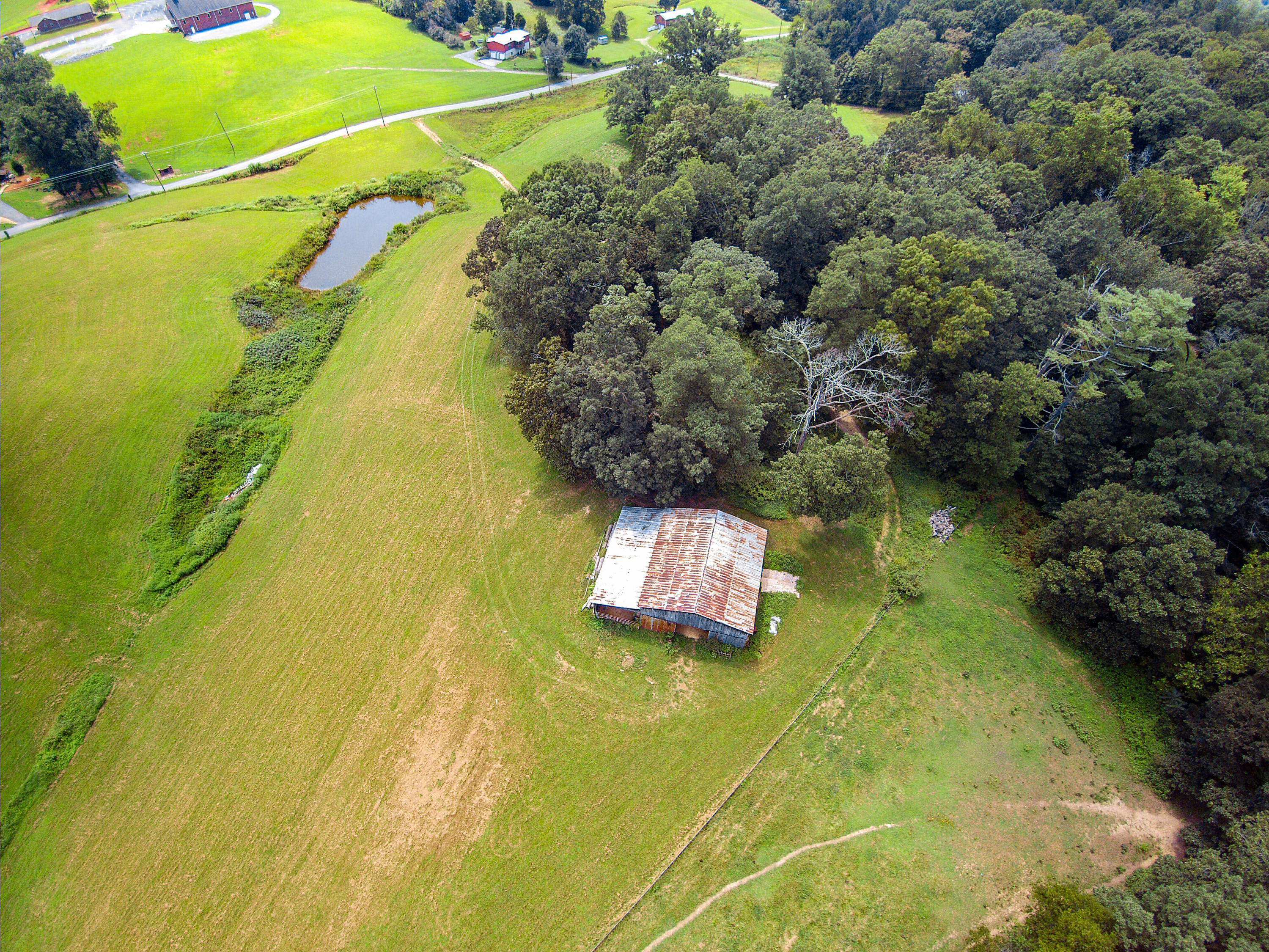 245 Mason Road Madisonville, TN 37354 - Photo 8 of 25 Side/Rear View of Barn
