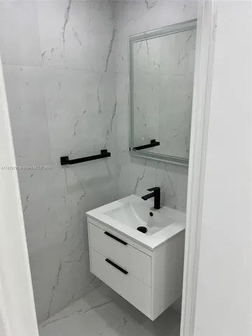 $1,900,000 | 9801 Collins Avenue, Unit 15X/COMPLETE, Bal Harbour, FL 33154