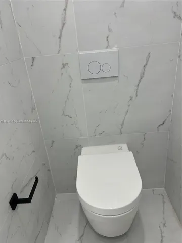 $1,900,000 | 9801 Collins Avenue, Unit 15X/COMPLETE, Bal Harbour, FL 33154