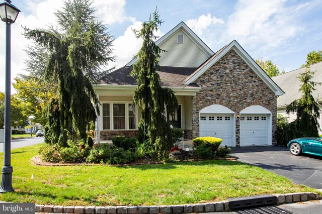 $478,800 | 97 Hummingbird Drive, Hamilton, NJ 08690