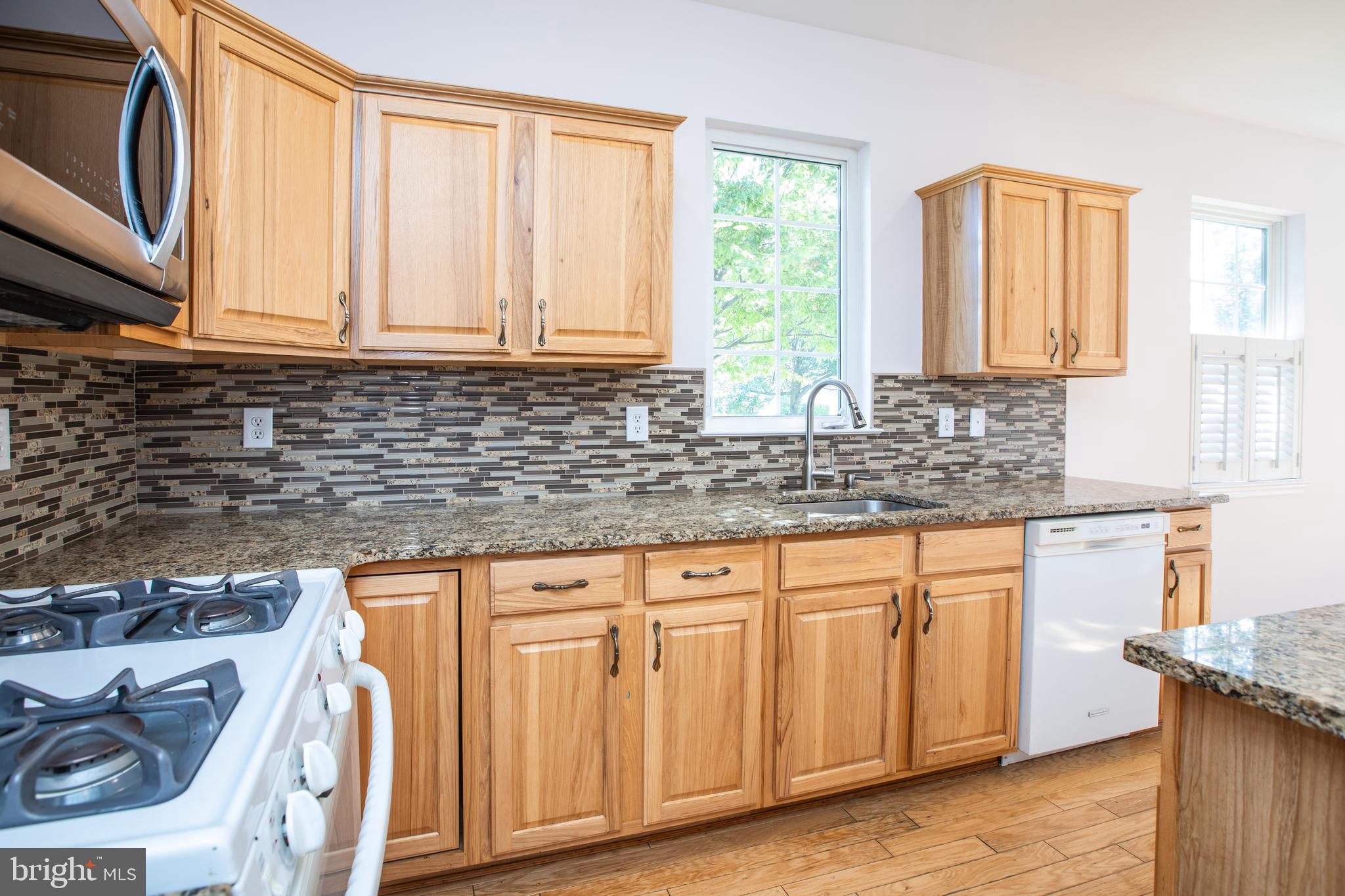 97 Hummingbird Drive Hamilton, NJ 08690 - Photo 11 of 28