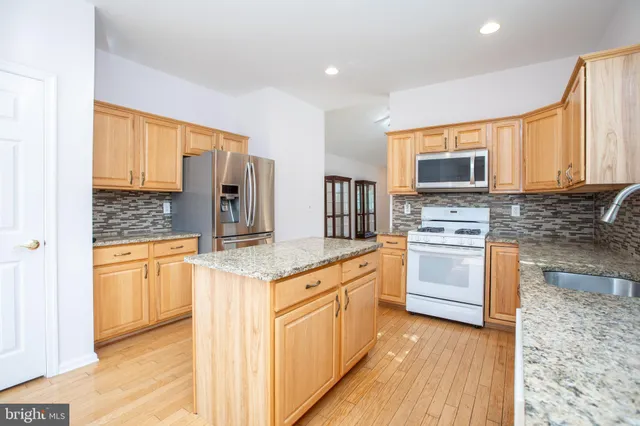 $478,800 | 97 Hummingbird Drive, Hamilton, NJ 08690