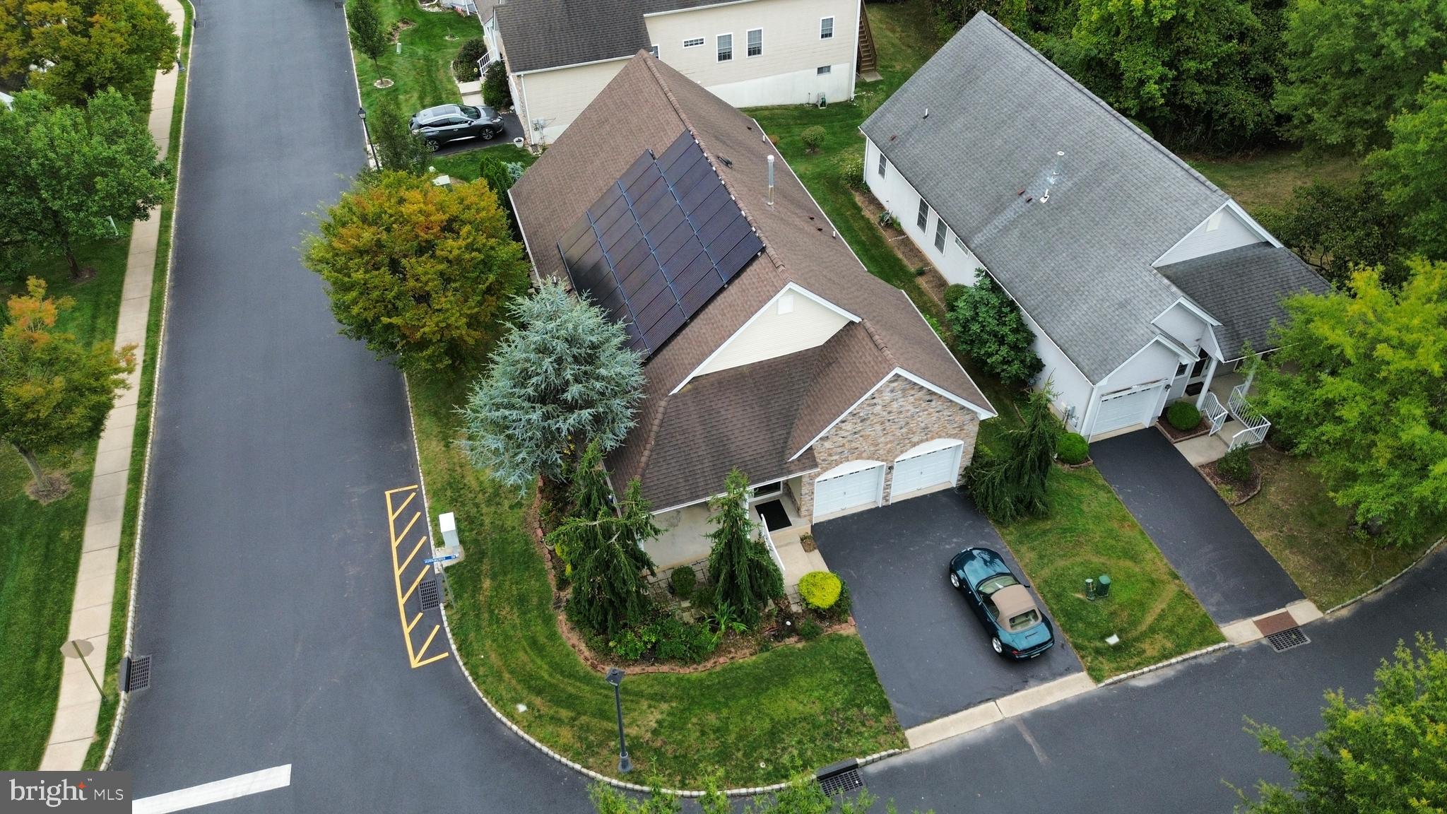 97 Hummingbird Drive Hamilton, NJ 08690 - Photo 2 of 28