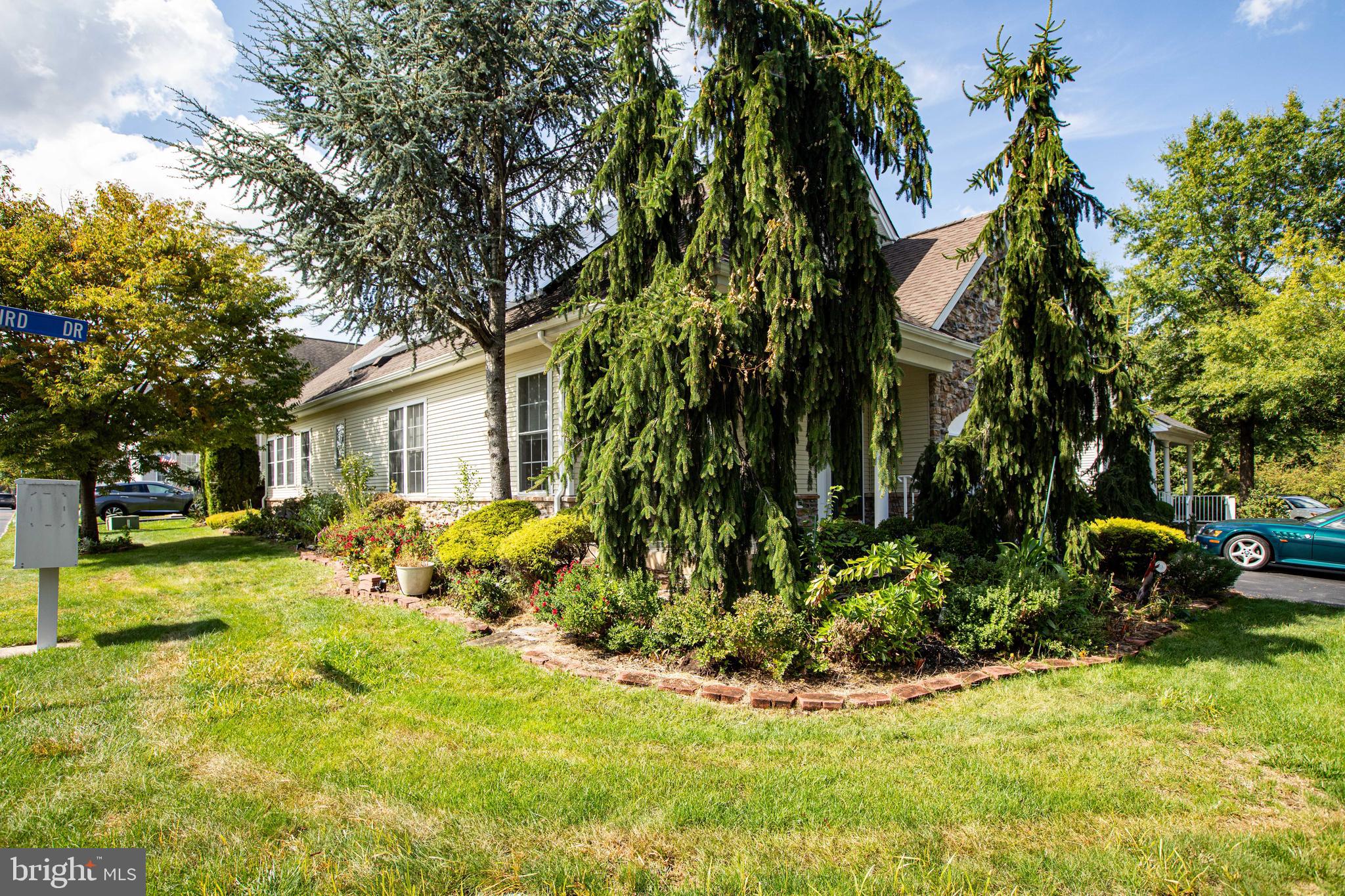 97 Hummingbird Drive Hamilton, NJ 08690 - Photo 4 of 28