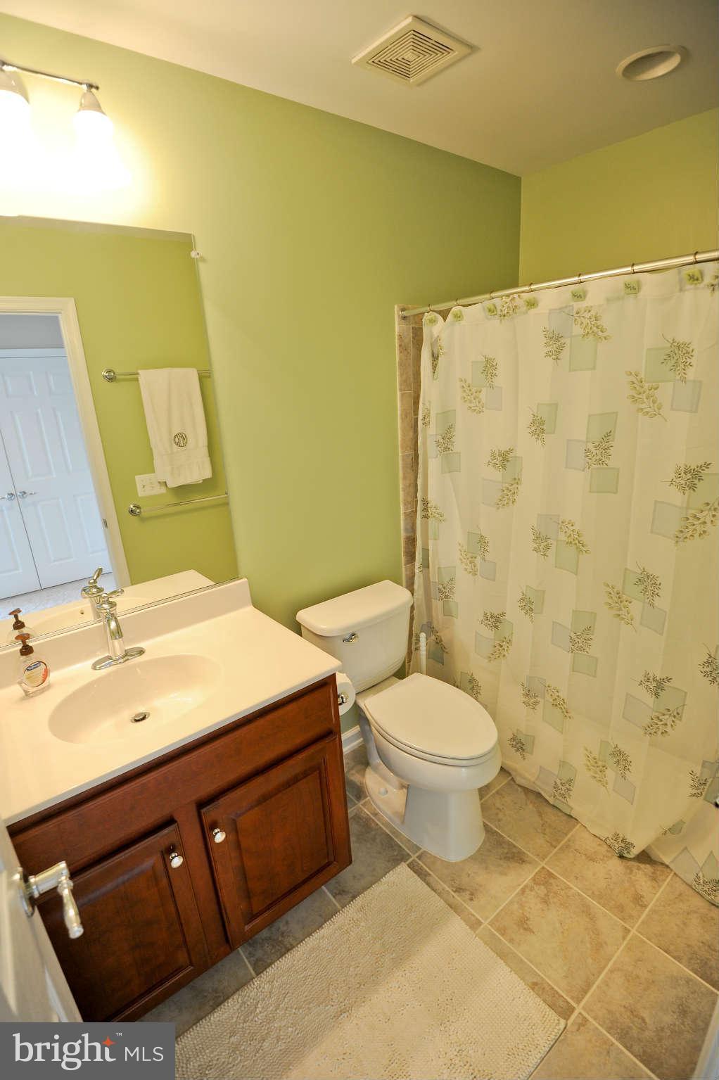 22440 Snow Powder Terrace Ashburn, VA 20148 - Photo 20 of 30 Bath
