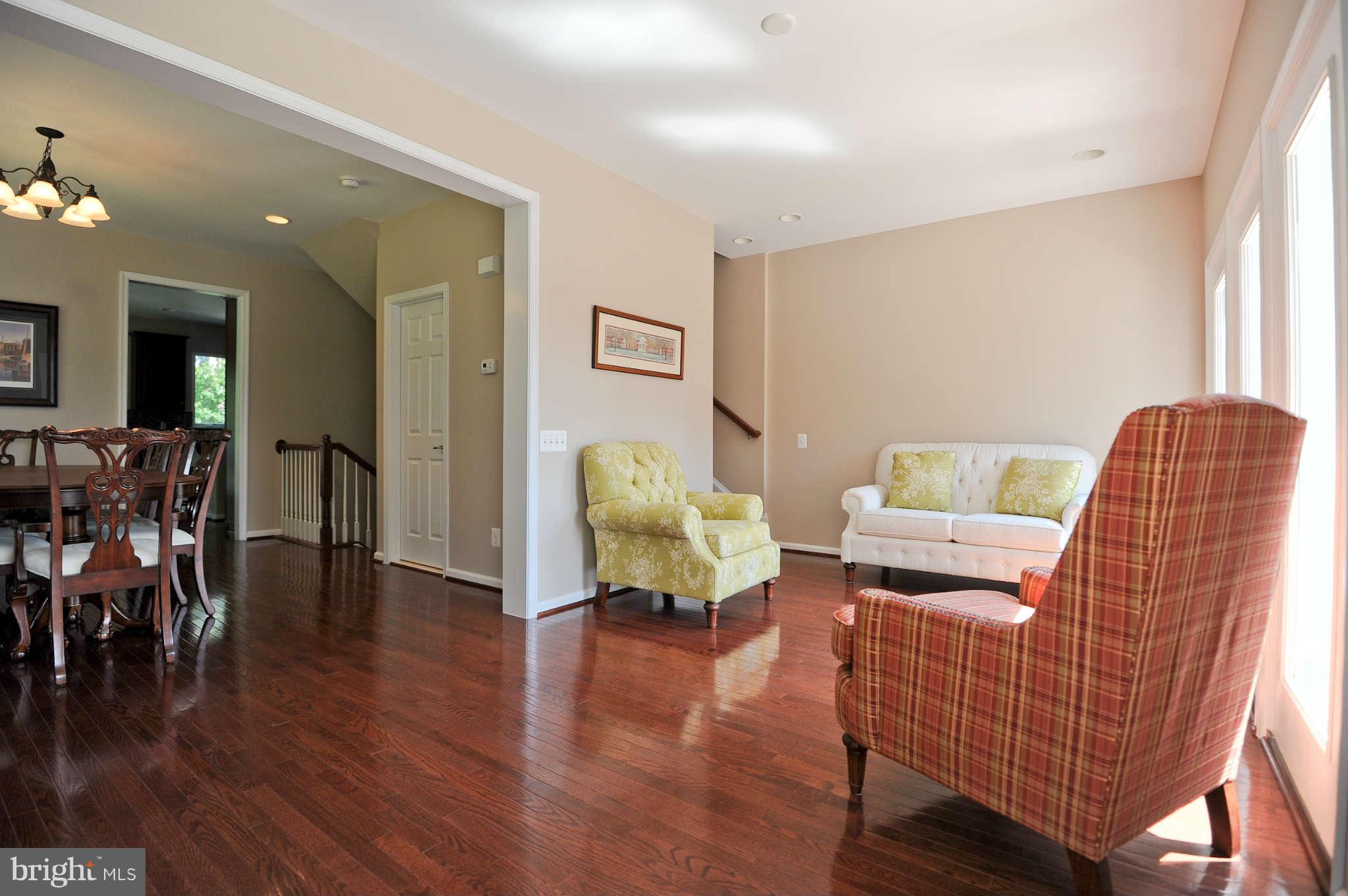 22440 Snow Powder Terrace Ashburn, VA 20148 - Photo 6 of 30 Living Room