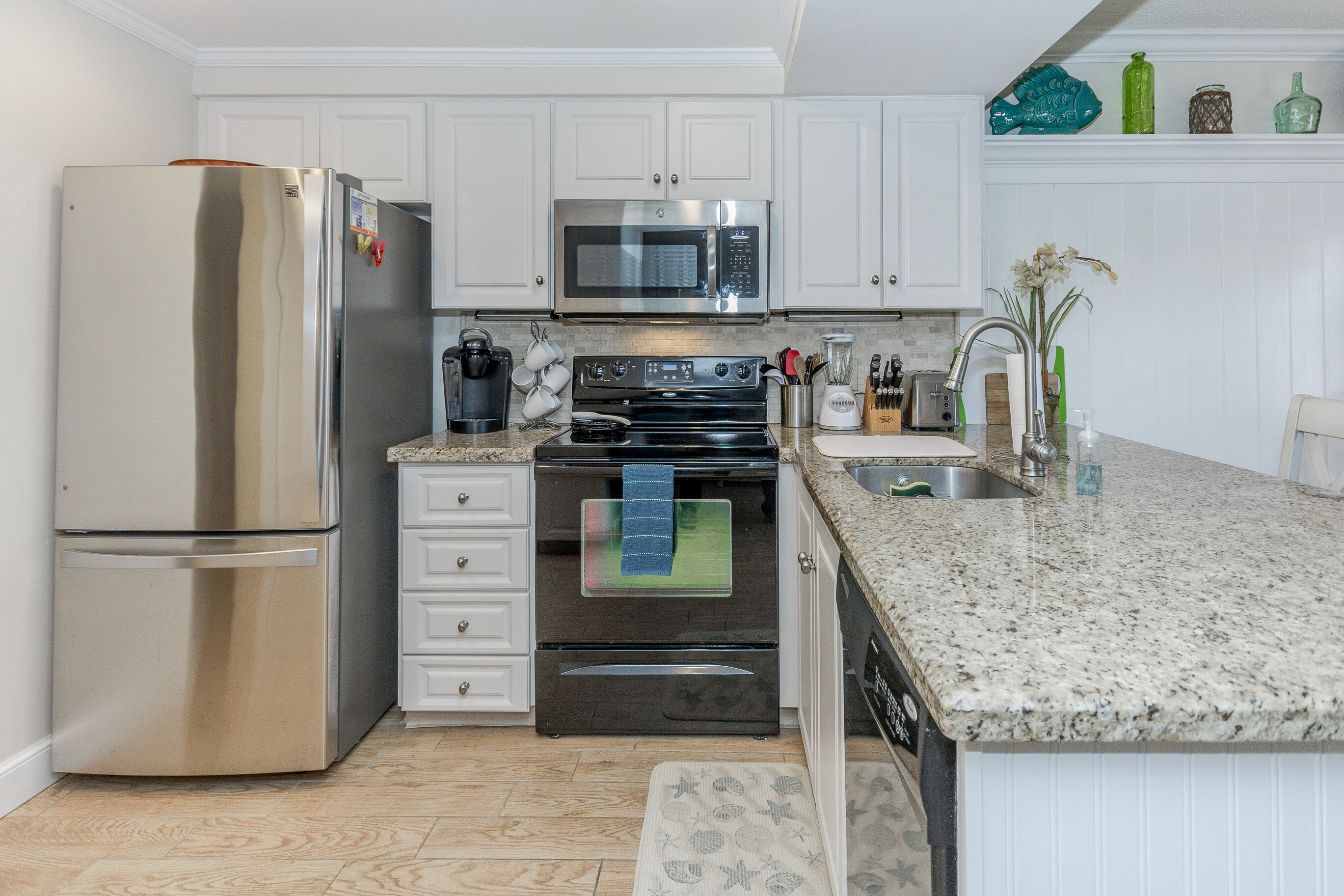 1605 Highway 1, Unit B305 Jupiter, FL 33477 - Photo 13 of 31 Kitchen