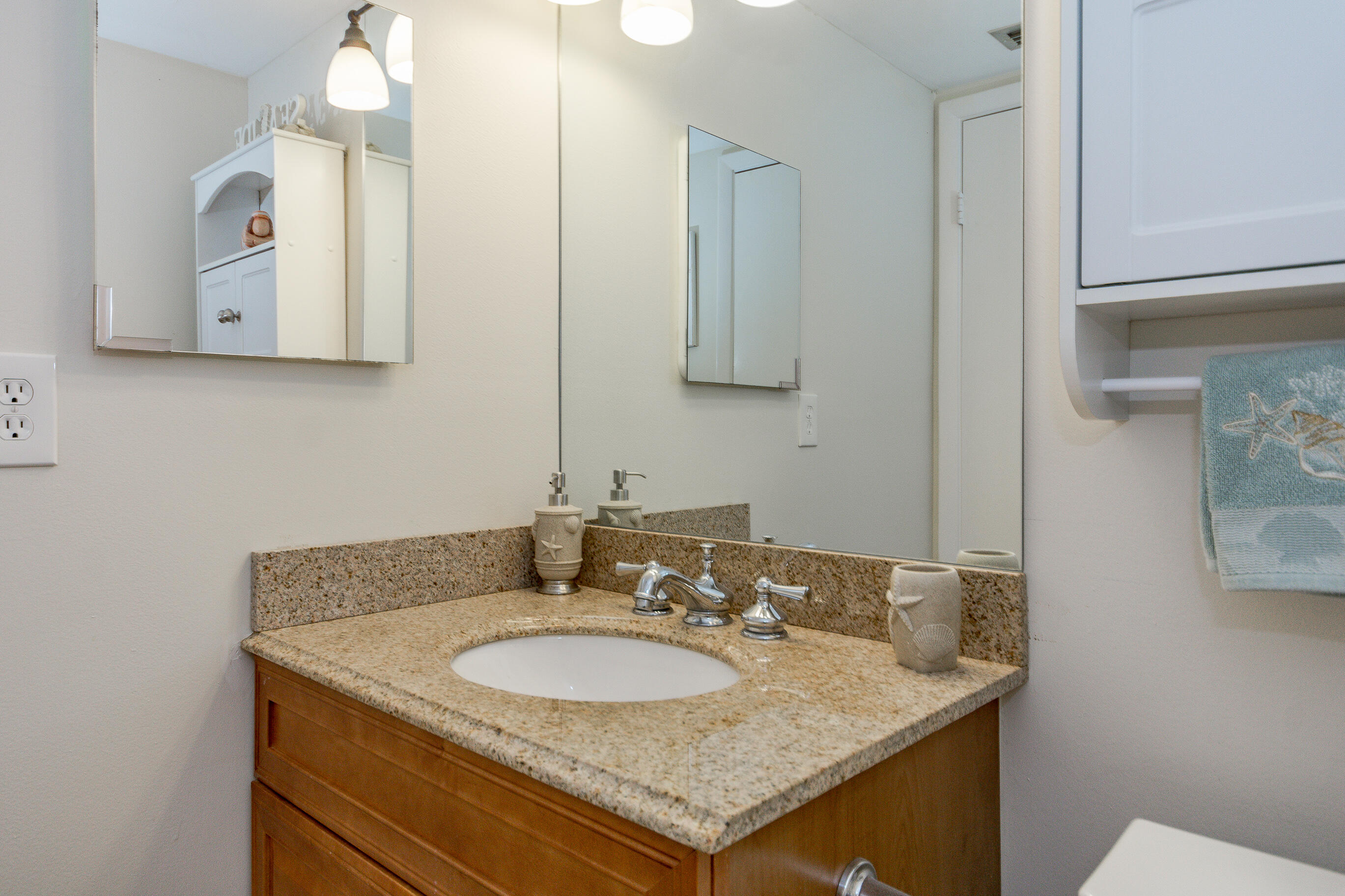 1605 Highway 1, Unit B305 Jupiter, FL 33477 - Photo 19 of 31 Half Bath