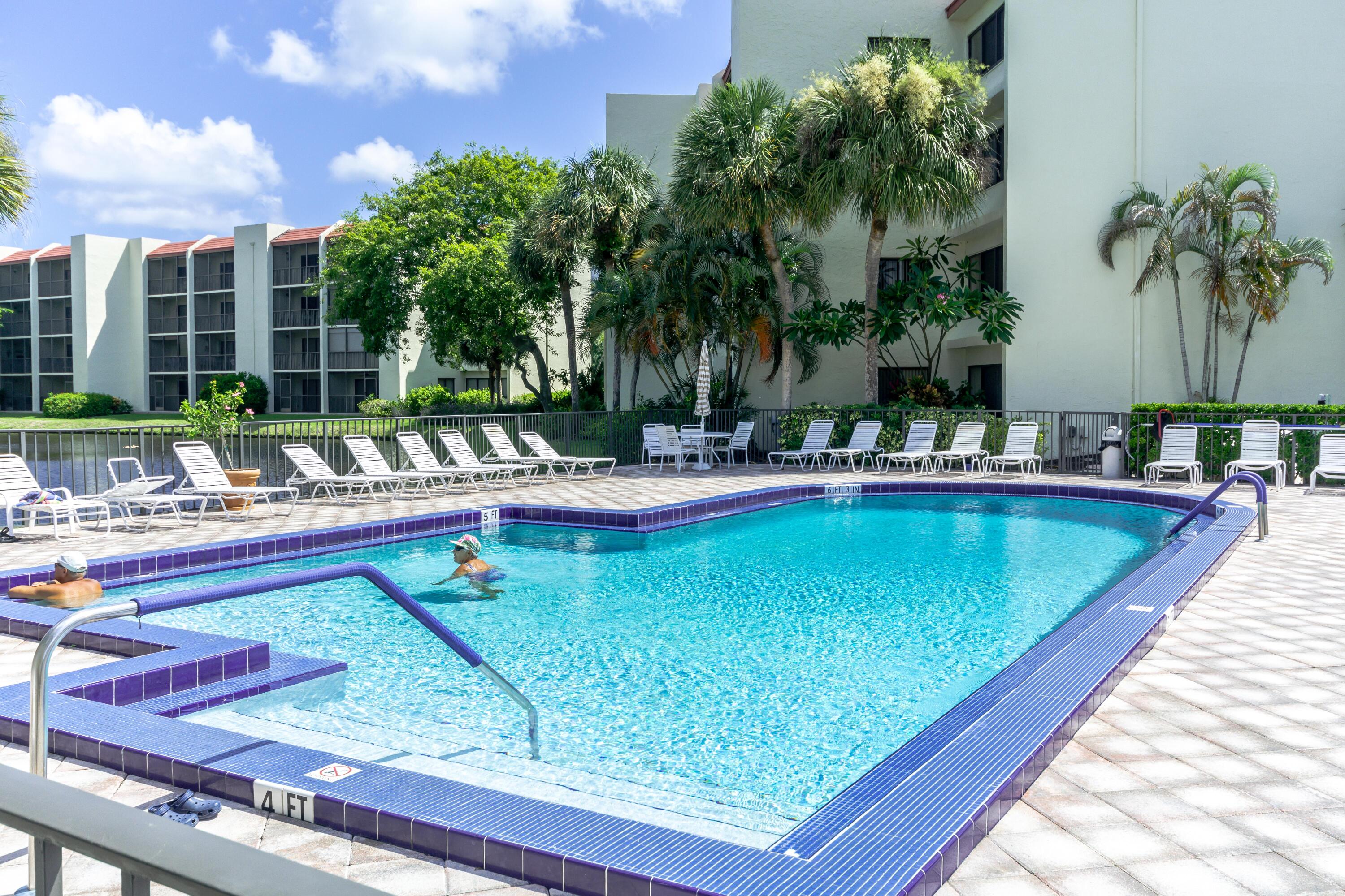 1605 Highway 1, Unit B305 Jupiter, FL 33477 - Photo 27 of 31 Pool