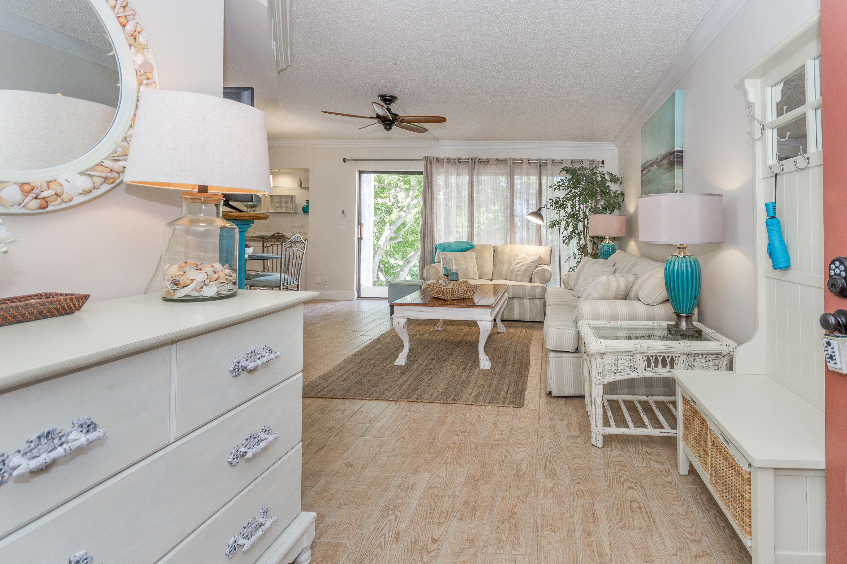 1605 Highway 1, Unit B305 Jupiter, FL 33477 - Photo 3 of 31 Living Room
