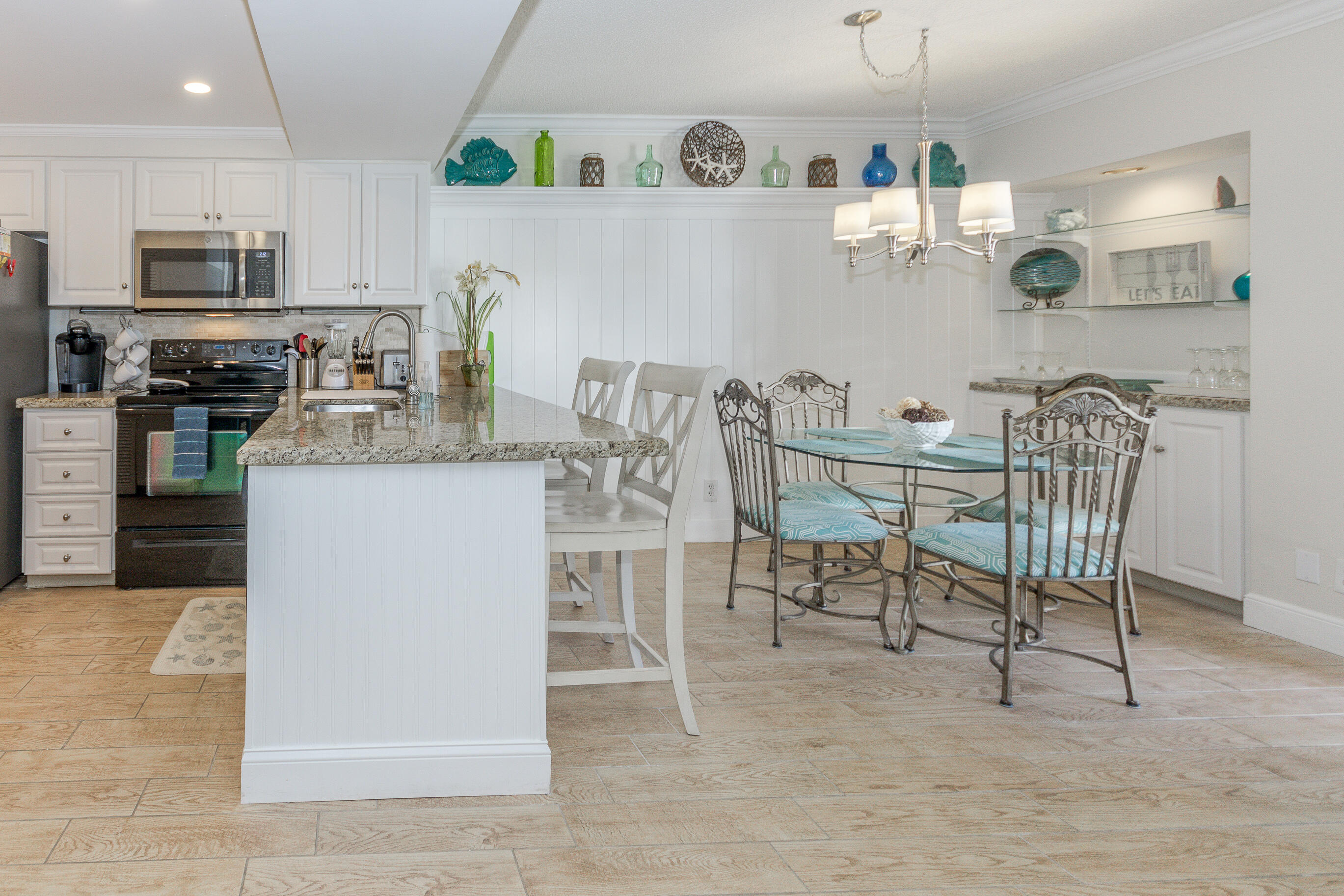 1605 Highway 1, Unit B305 Jupiter, FL 33477 - Photo 5 of 31 Dining Area