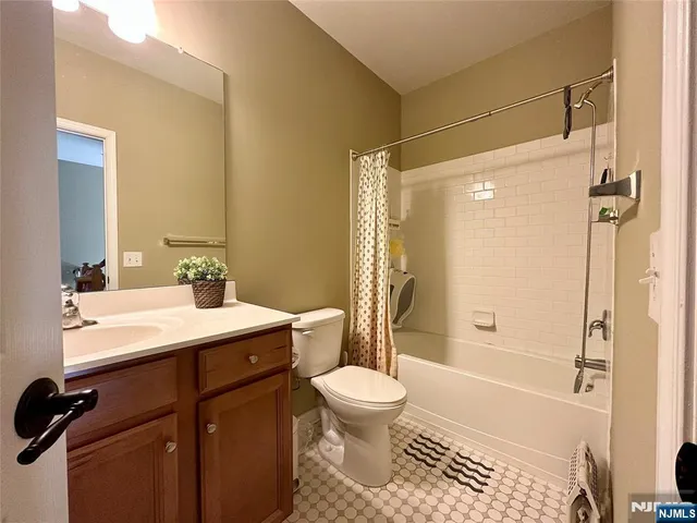 $3,400 | 113 Wesmont Drive, Wood-Ridge, NJ 07075