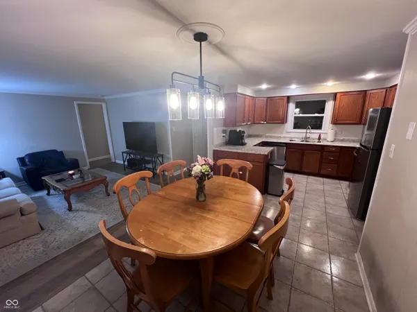 $2,100 | 1147 Darby Lane, Indianapolis, IN 46260