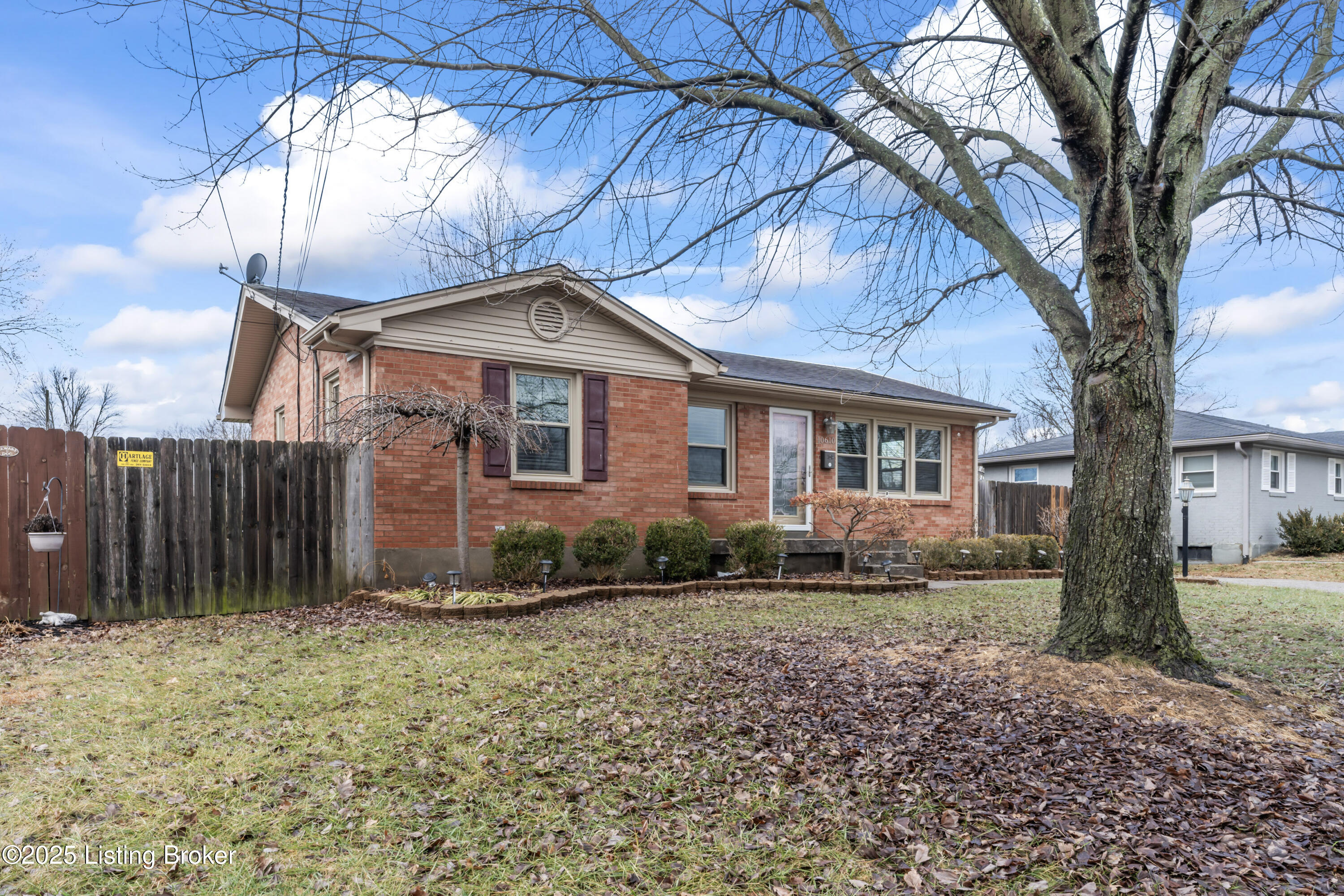 10610 Torrington Road Louisville, KY 40272 - Photo 3 of 28 29-DSC00263