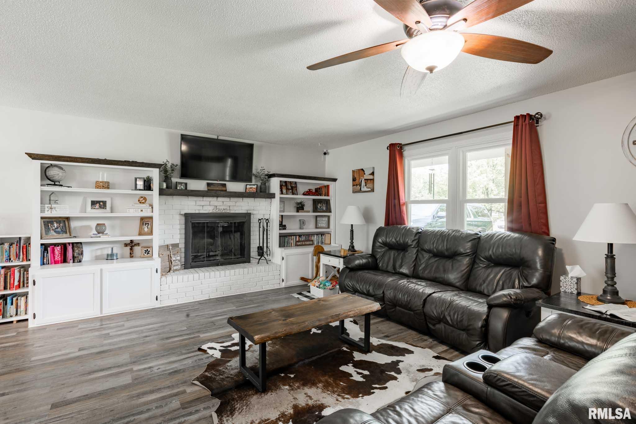 6443 Roberts Road Marion, IL 62959 - Photo 4 of 40 Gallery Image 4