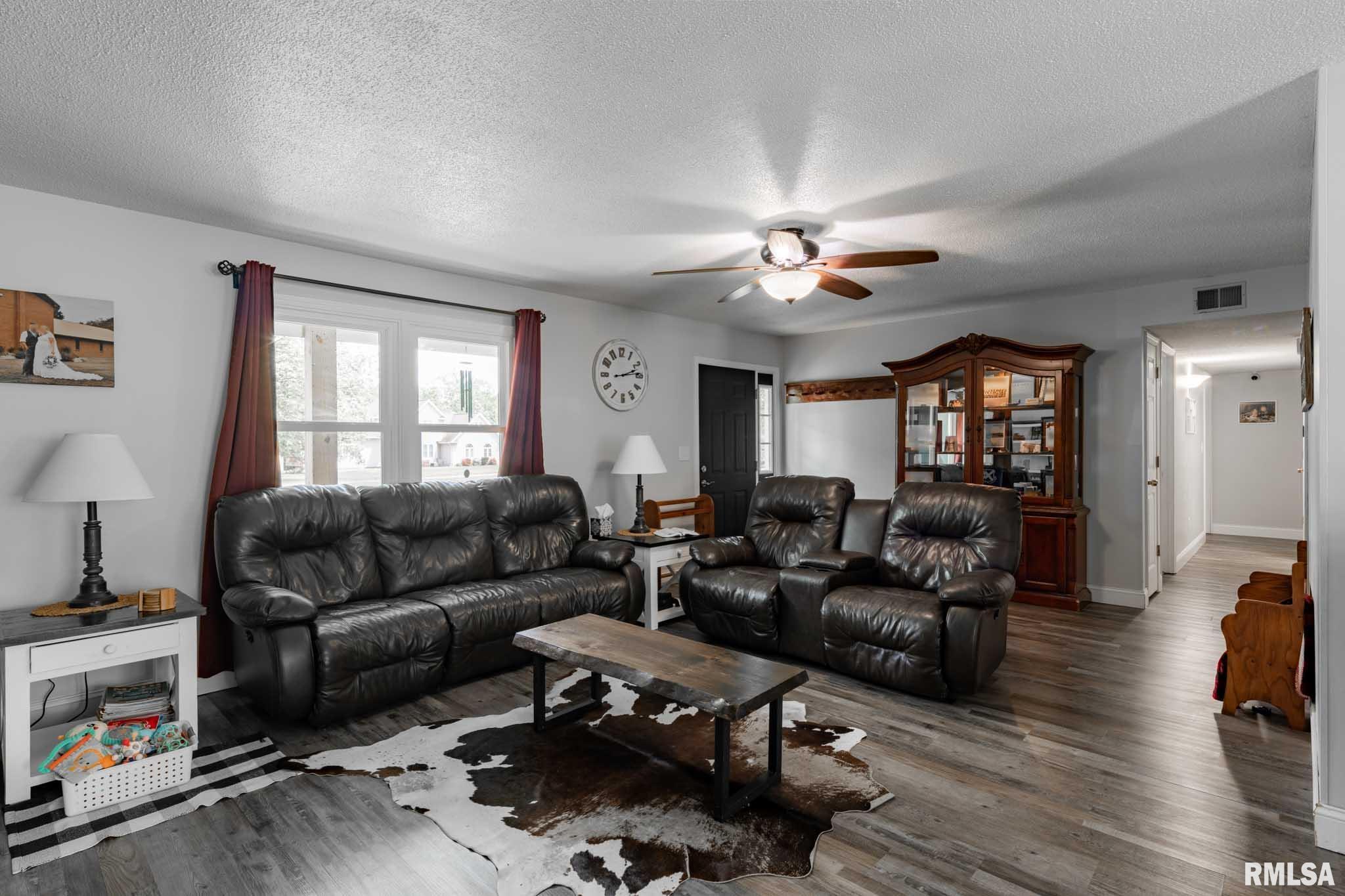 6443 Roberts Road Marion, IL 62959 - Photo 5 of 40 Gallery Image 5