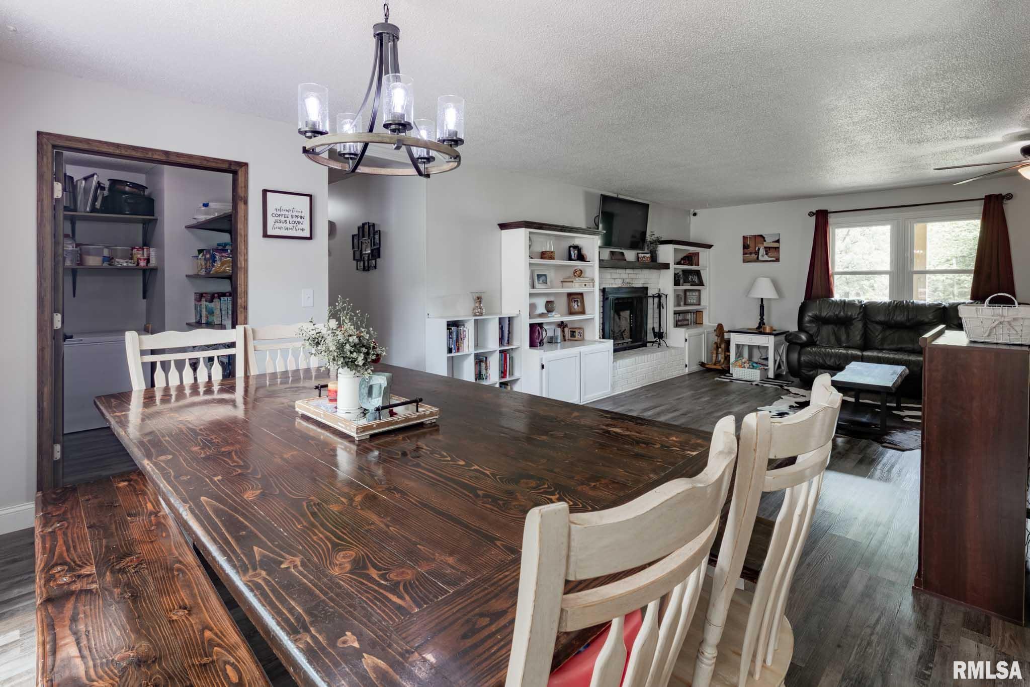 6443 Roberts Road Marion, IL 62959 - Photo 8 of 40 Gallery Image 8