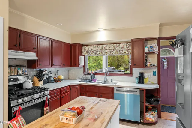 $299,900 | 4982 Highway 7, Hoosick, NY 12089