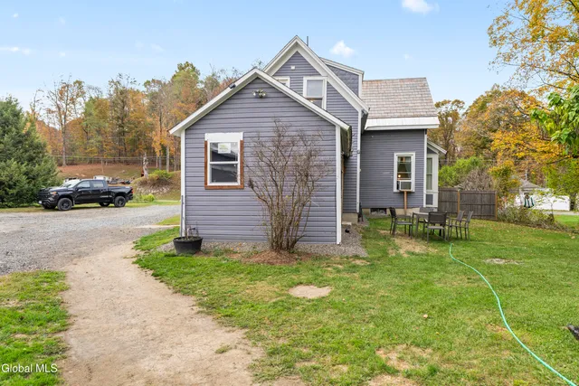 $299,900 | 4982 Highway 7, Hoosick, NY 12089