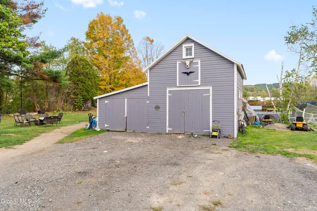 $299,900 | 4982 Highway 7, Hoosick, NY 12089